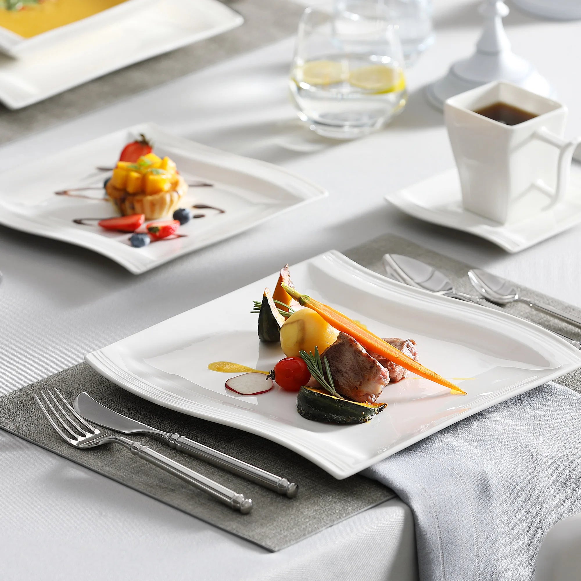 30/60 Pc. White Dinner Set / 12