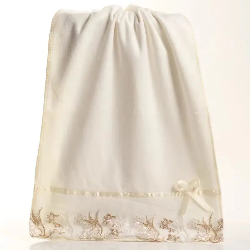 Lace Embroidered Towel Set